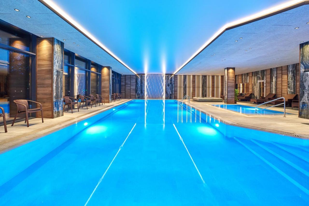 Premier Hotel Одесса Экстерьер фото The swimming pool at the hotel